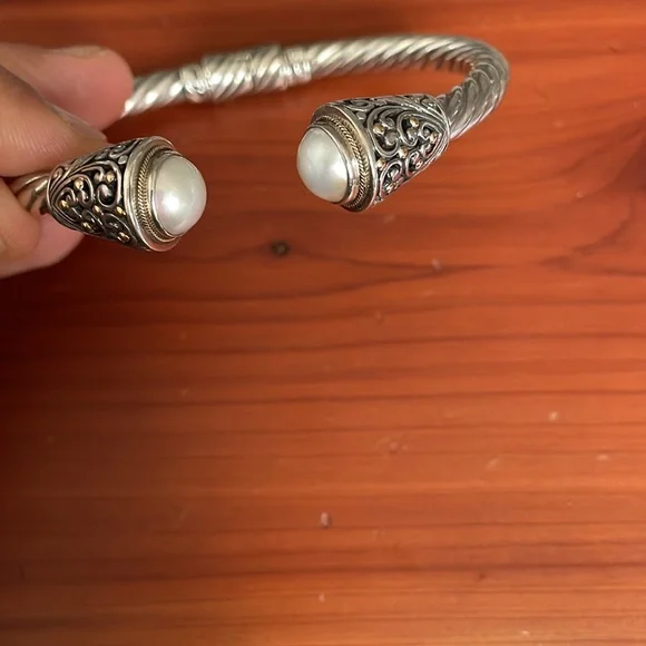 Sterling Silver /18k stamped twisted cable bangle 3mm with fresh water pearl - Picture 2 of 11